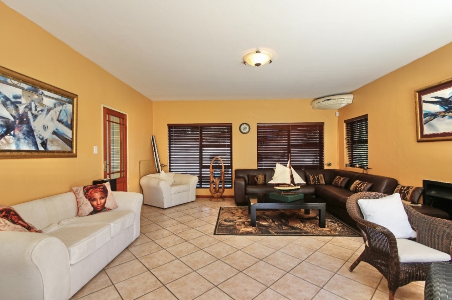 To Let 6 Bedroom Property for Rent in Sunset Beach Western Cape